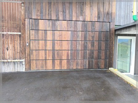 Garagentor mit originaler Holzverkleidung in Mörschwil